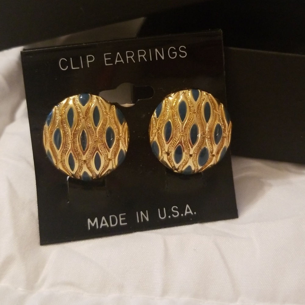 Vintage clip earrings. Never worn. Gold and blue.